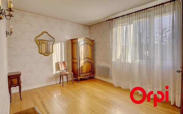 Maison à vendre    6 pièces •  Ruy