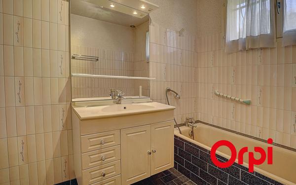 Maison à vendre    6 pièces •  Ruy