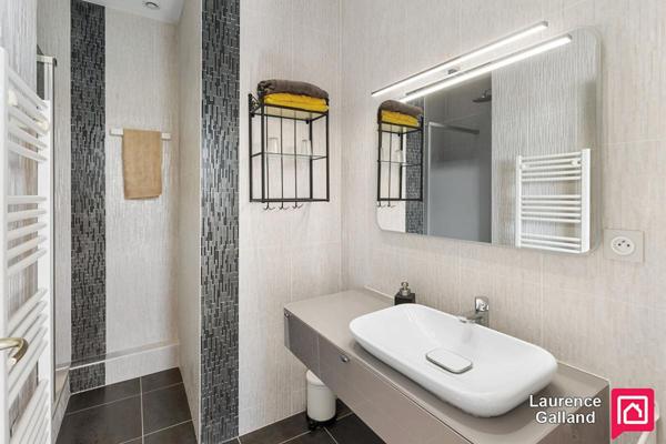 EXCLUSIVITÉ .  Grande maison familiale , rénovation récente et de qualité , 6 chambres