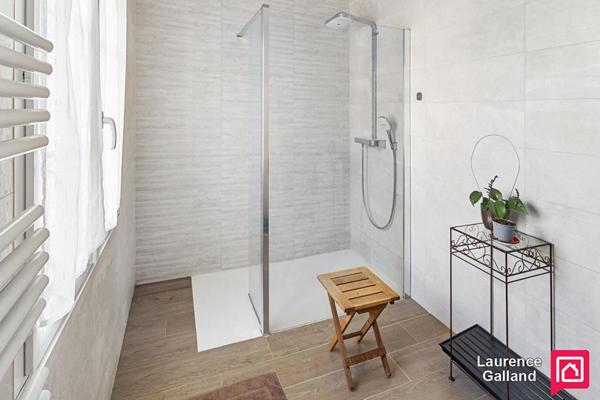 EXCLUSIVITÉ .  Grande maison familiale , rénovation récente et de qualité , 6 chambres