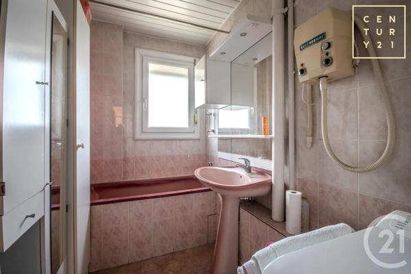 Appartement F5 à vendre  5 pièces - 65,02 m 2   MAUBEUGE  - 59
