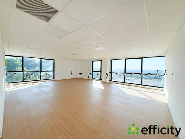 Bureau 1 pièce - 72 m²