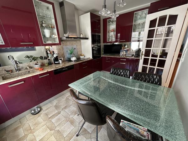 Saint-Just-Saint-Rambert (42170) Maison 7 pièces de 183 m2 sur 1450m2 de terrain