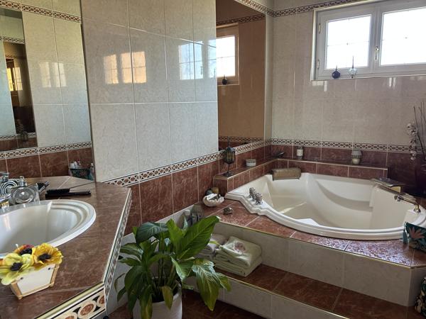 Saint-Just-Saint-Rambert (42170) Maison 7 pièces de 183 m2 sur 1450m2 de terrain