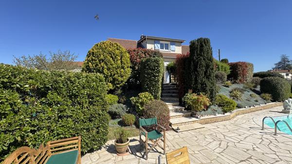 Saint-Just-Saint-Rambert (42170) Maison 7 pièces de 183 m2 sur 1450m2 de terrain