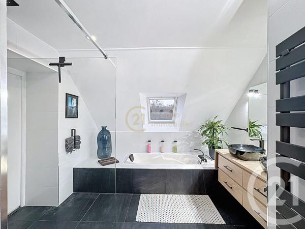 Maison à vendre  9 pièces - 249 m2 LAILLE - 35