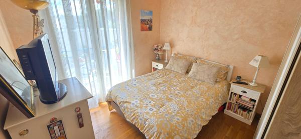 A deux pas de la place des Epars, superbe Appartement T4 avec balcon et garage !