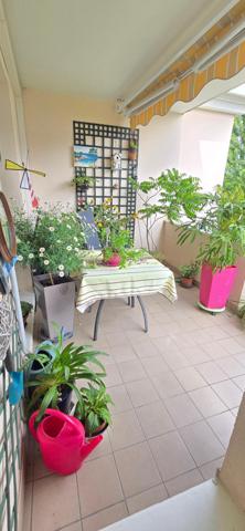 A deux pas de la place des Epars, superbe Appartement T4 avec balcon et garage !