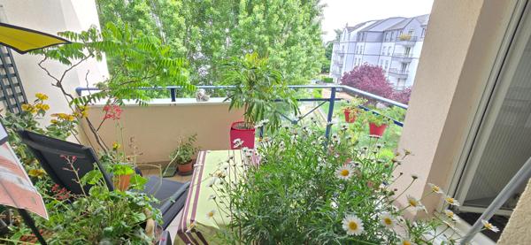 A deux pas de la place des Epars, superbe Appartement T4 avec balcon et garage !