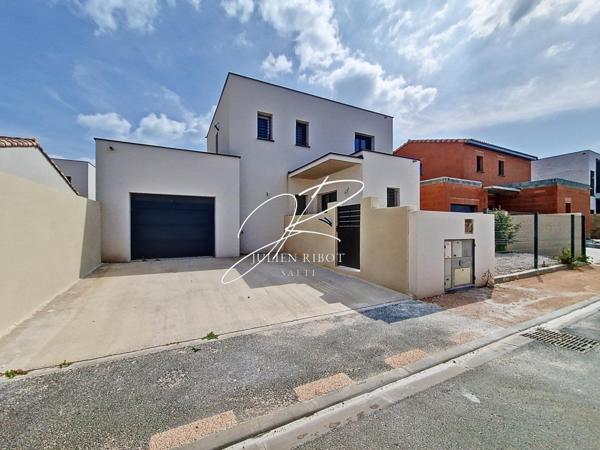 Villa T5 4 chambres 105 m² piscine et garage NEUF