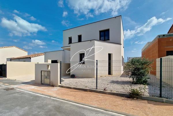 Villa T5 4 chambres 105 m² piscine et garage NEUF