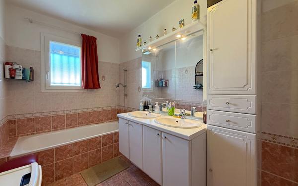 Maison à vendre    5 pièces •  Saint-Palais-sur-Mer