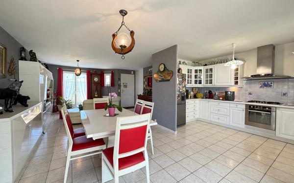 Maison à vendre    5 pièces •  Saint-Palais-sur-Mer