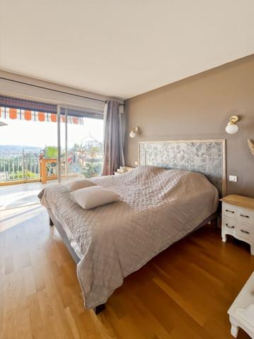 Appartement Grasse 4 pièces 93 m2, piscine Tennis, (quartier Saint-Jacques)