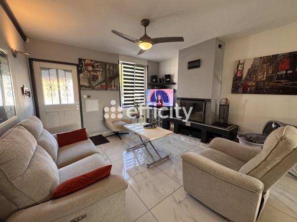 Maison
         7 pièces
        - 108 m² 175 000 € *