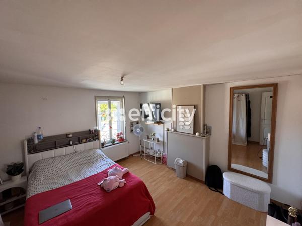 Maison
         7 pièces
        - 108 m² 175 000 € *