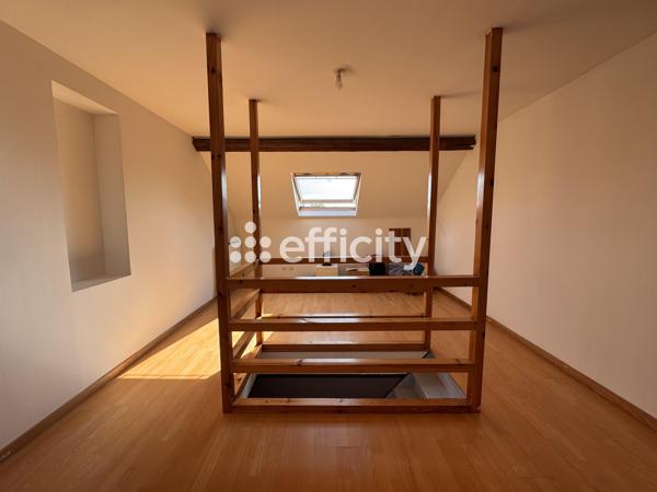 Maison
         7 pièces
        - 108 m² 175 000 € *