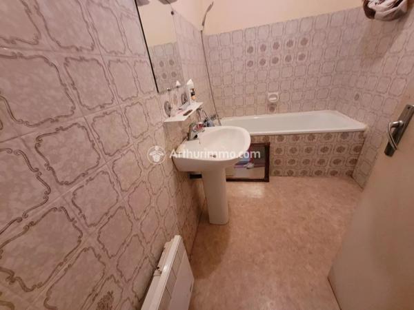 Vente Maison 3 pièces 47 m2 à Saint-Jean-d'Angély