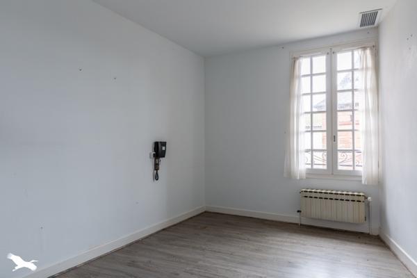 Grange à vendre 421 200 € Varetz 15 p 500 m² DPE