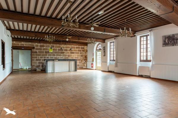 Grange à vendre 421 200 € Varetz 15 p 500 m² DPE