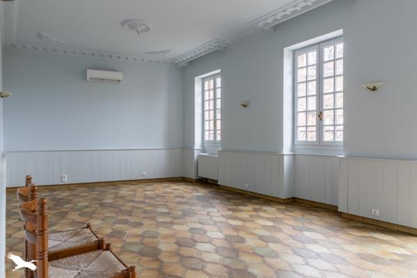 Grange à vendre 421 200 € Varetz 15 p 500 m² DPE