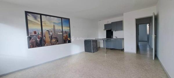 Location                                                      Appartement
                        
                     2 pièces                      52 m2                     à Carmaux