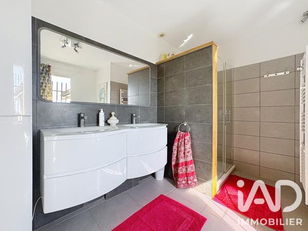 Maison à vendre 5 pièces 160 m² Ruelle-sur-Touvre
