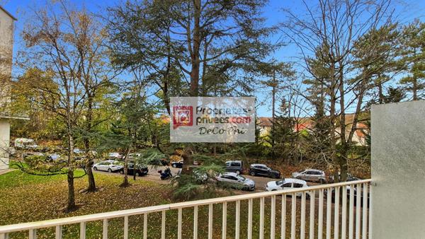 Deux pièces 51 m2 - balcon - bon état - Versailles Grand-Siècle