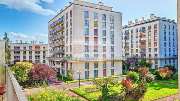 Deux pièces 51 m2 - balcon - bon état - Versailles Grand-Siècle