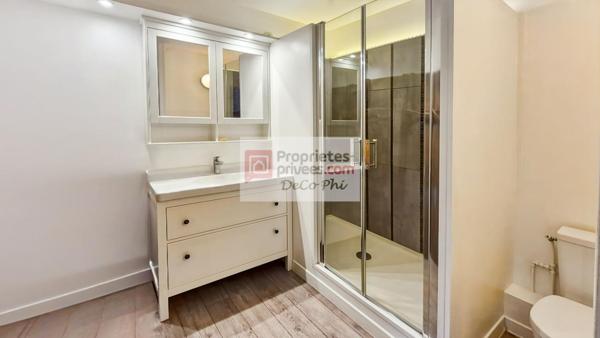 Deux pièces 51 m2 - balcon - bon état - Versailles Grand-Siècle