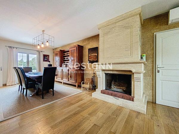 SOUS OFFRE - CUGNAUX - Villa d'architecte de 7 pièces avec Piscine, pool house et 2 grands garages