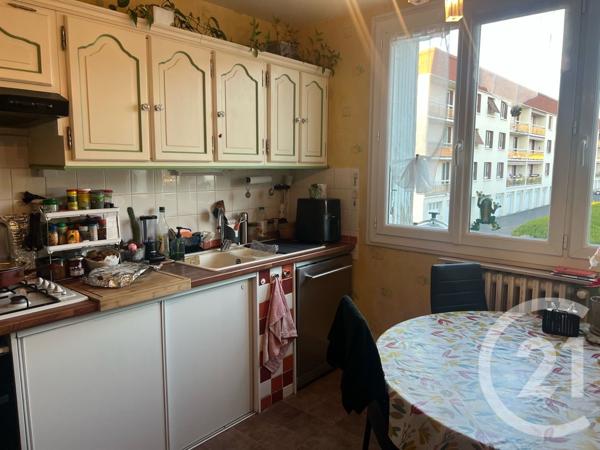 Appartement F4 à vendre  4 pièces - 75 m2 ARPAJON SUR CERE - 15