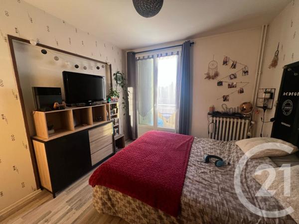 Appartement F4 à vendre  4 pièces - 75 m2 ARPAJON SUR CERE - 15