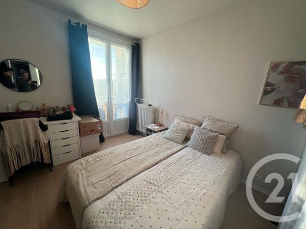 Appartement F4 à vendre  4 pièces - 75 m2 ARPAJON SUR CERE - 15
