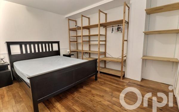 Appartement à vendre    4 pièces • 70,50 m2 Paris 10