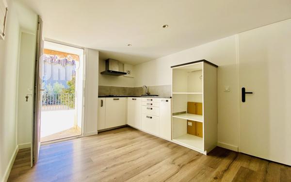 Maison à vendre    3 pièces • 52,90 m2 Carpentras