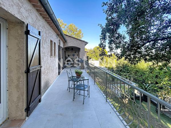 Charmante maison provençale 5 pièces de 130 m² avec grand terrain de 2543 m² à vendre au Tignet - Exclusivité NESTENN