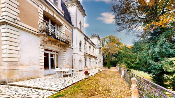 Demeure de prestige Saint Cyr Sur Loire 700 m2