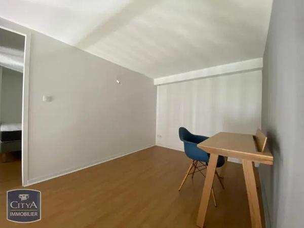 Appartement à louer 4 pièces 68.7m²