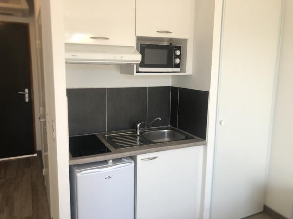 Aix-en-Provence (13100) T1 MEUBLE , Res PISCINE, 13510 EGUILLES