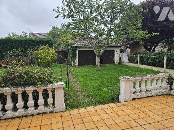 Pavillon proches des commerces et écoles.