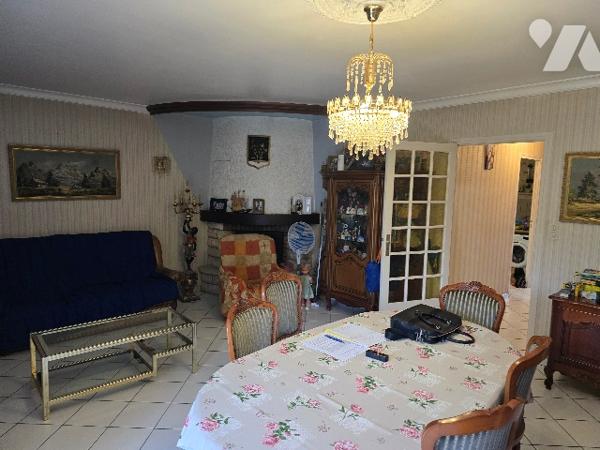 Pavillon proches des commerces et écoles.