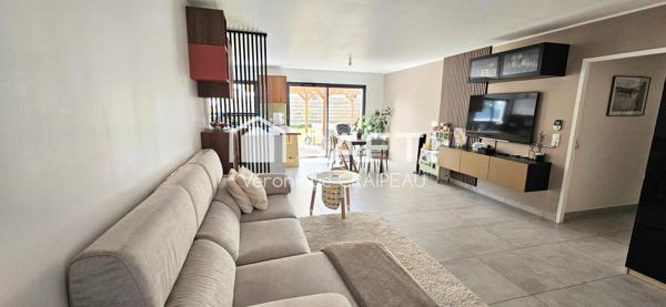 Maison récente de 2022, impeccable , 112 m² , 4 chambres , 2 points d'eau, 2 wc sur terrain clos