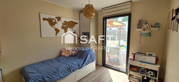 Maison récente de 2022, impeccable , 112 m² , 4 chambres , 2 points d'eau, 2 wc sur terrain clos