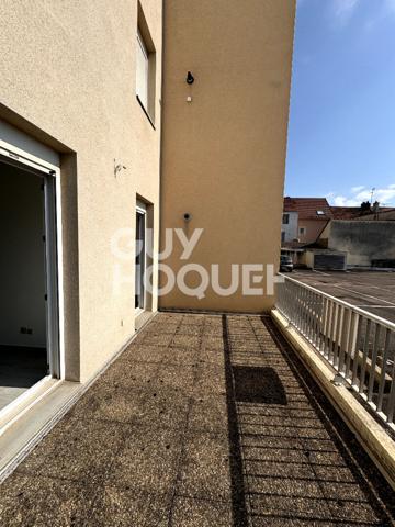 CENTRE VILLE - APPARTEMENT 5 PIÈCES REZ DE CHAUSSEE