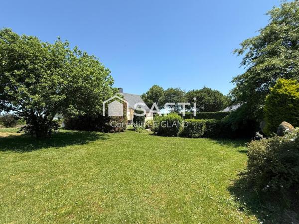 Maison avec sous-sol sur beau terrain arboré