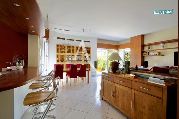 RARE SUR LATTES PORT-ARIANE - MAISON DE PLAIN-PIED - 6 PIÈCES - 140 M2 - 4 CHB - GARAGE - JARDIN 540 M2 ENVIRON