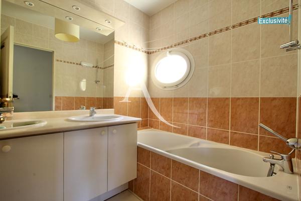 RARE SUR LATTES PORT-ARIANE - MAISON DE PLAIN-PIED - 6 PIÈCES - 140 M2 - 4 CHB - GARAGE - JARDIN 540 M2 ENVIRON