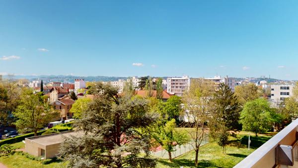 Appartement
         4 pièces
        - 95 m² Exclusivité 265 000 € *