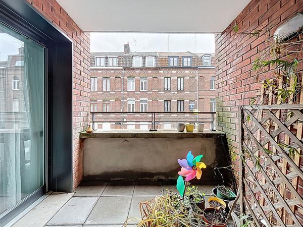 Appartement 4 pièces 80 m2 + Terrasse + parking